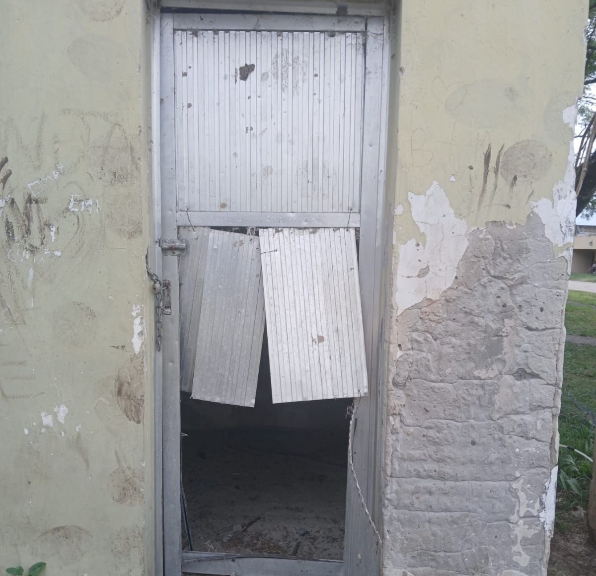 Vandalismo en servicios esenciales: dañan pozo de agua en Barrio Belgrano